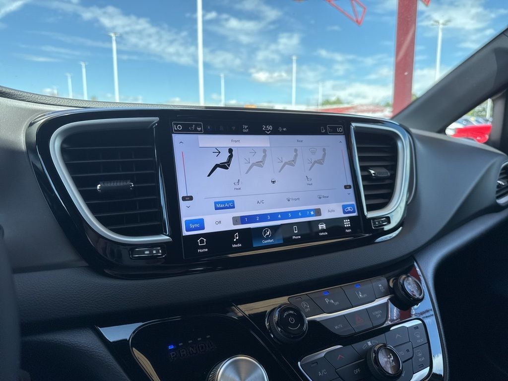 2026 Chrysler Voyager LX