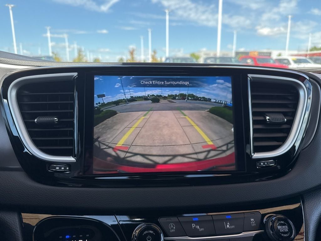 2026 Chrysler Voyager LX