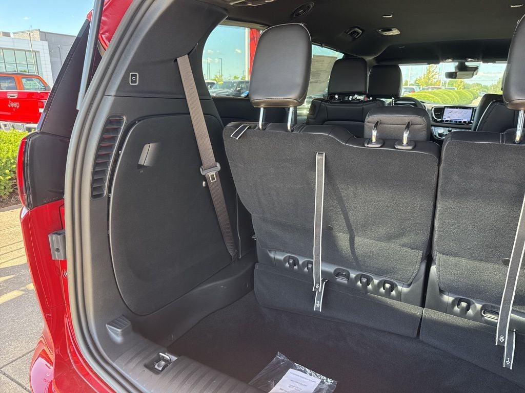 2026 Chrysler Voyager LX