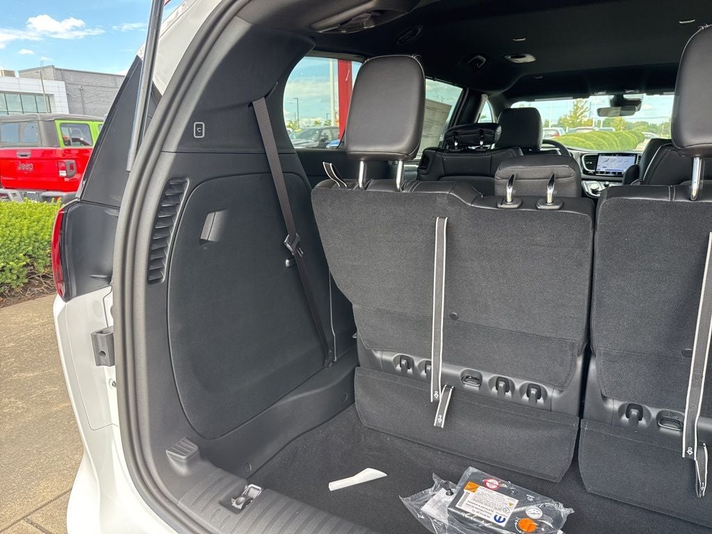 2026 Chrysler Voyager LX