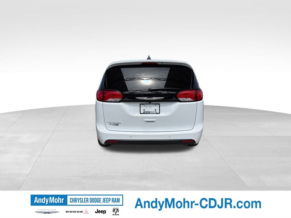 2026 Chrysler Voyager LX