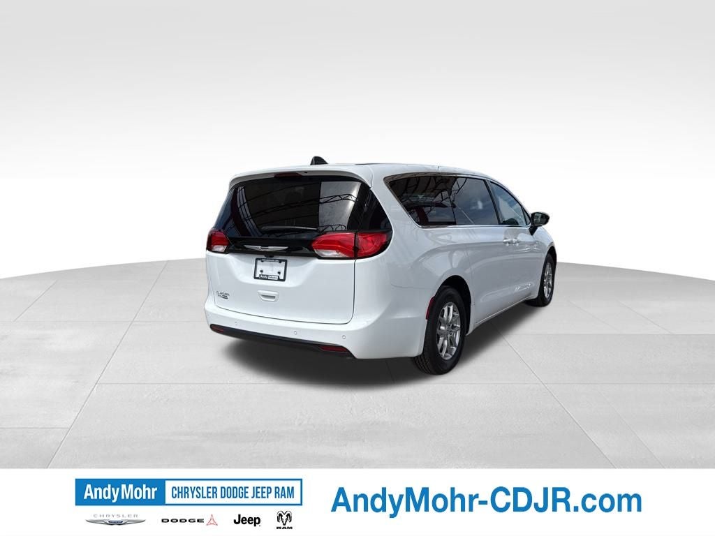 2026 Chrysler Voyager LX