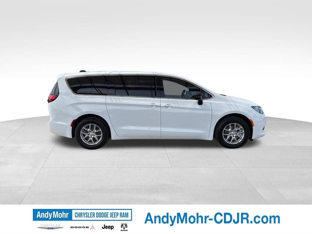 2026 Chrysler Voyager LX