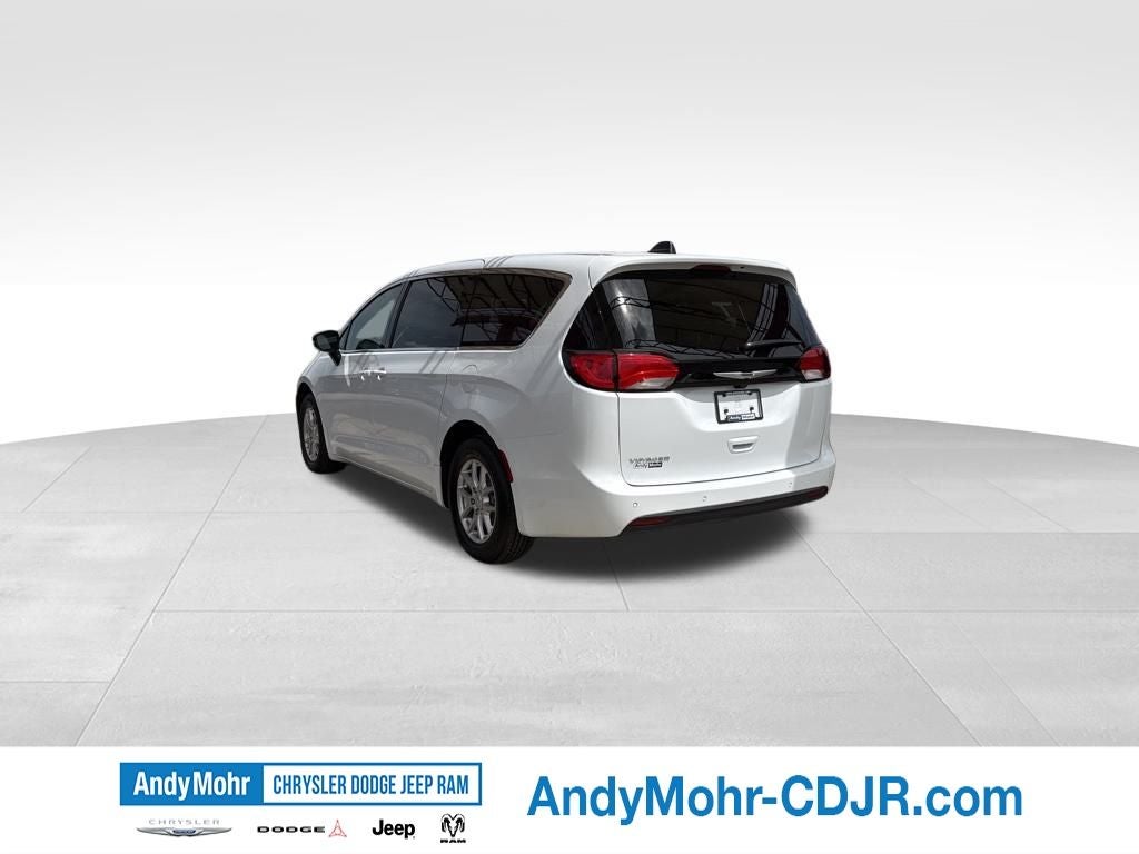 2026 Chrysler Voyager LX