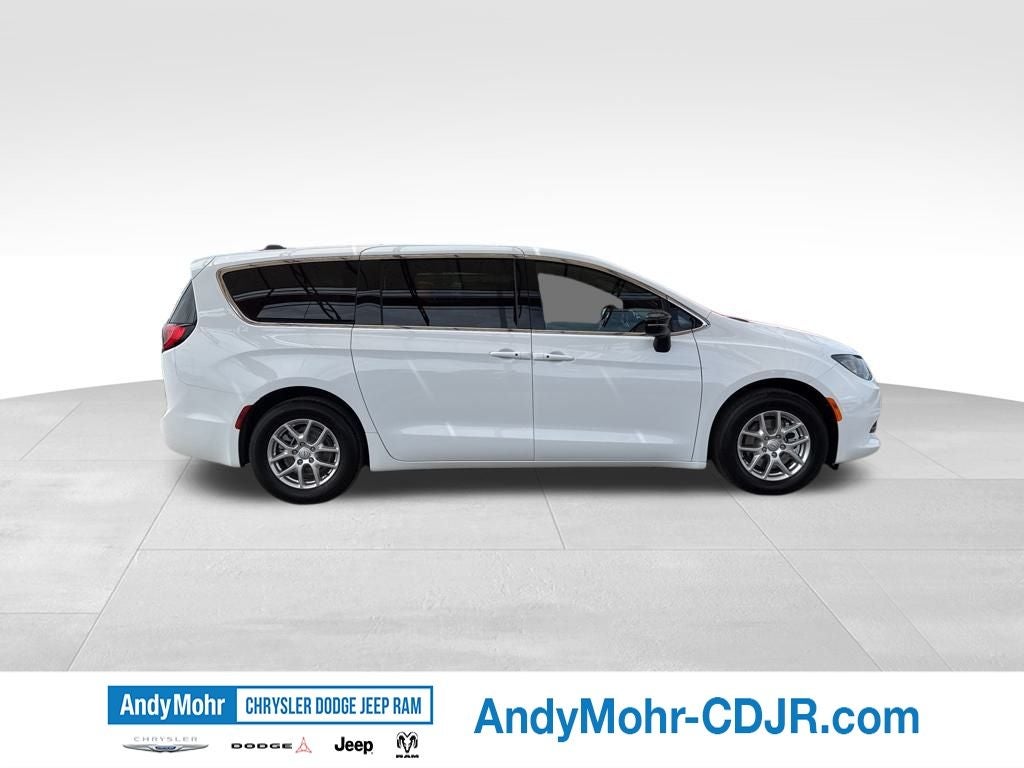 2026 Chrysler Voyager LX