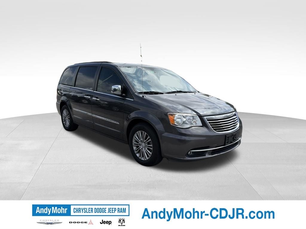 2016 Chrysler Town & Country Touring-L