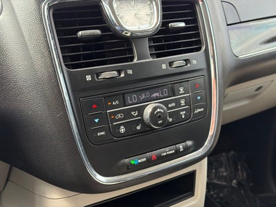 2016 Chrysler Town & Country Touring-L