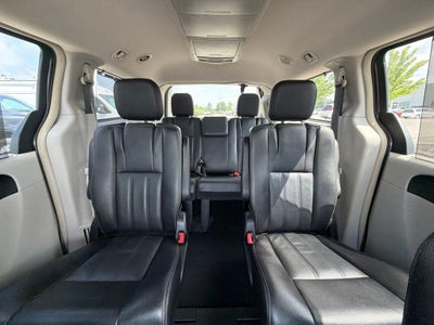 2016 Chrysler Town & Country Touring-L