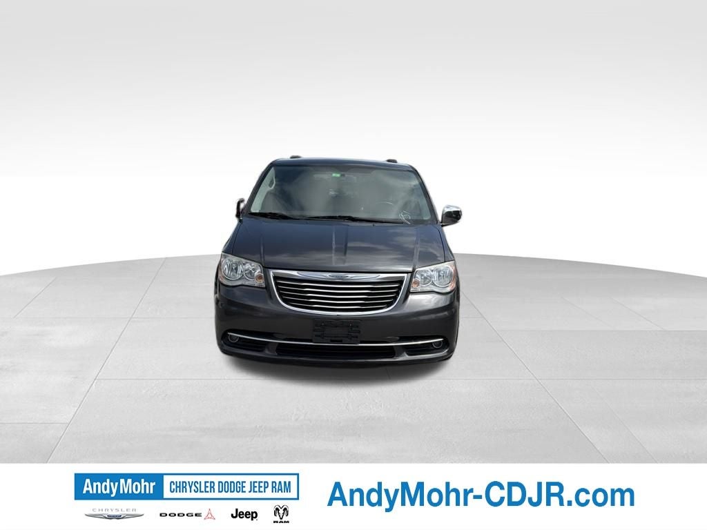 2016 Chrysler Town & Country Touring-L