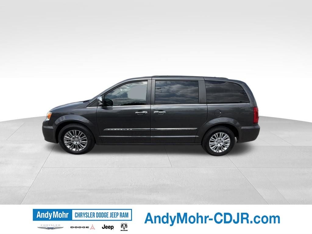 2016 Chrysler Town & Country Touring-L