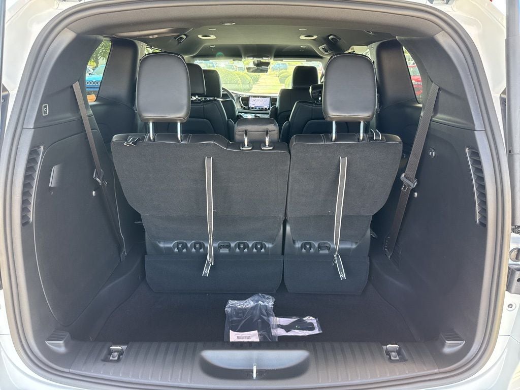 2026 Chrysler Voyager LX