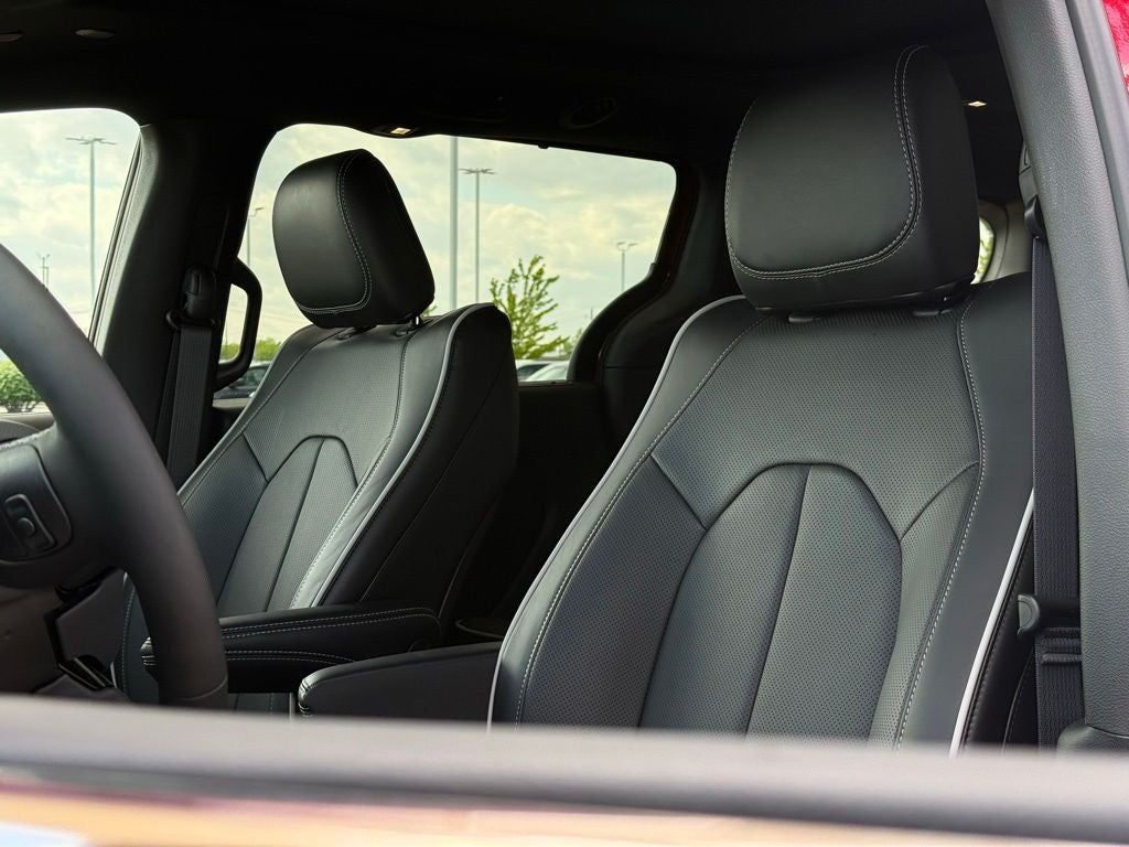 2027 Chrysler Pacifica Limited