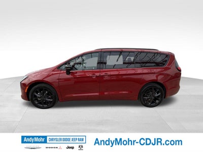 2027 Chrysler Pacifica Limited