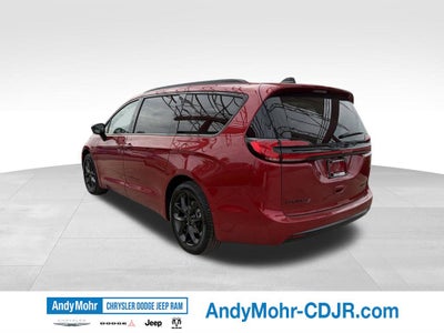 2027 Chrysler Pacifica Limited