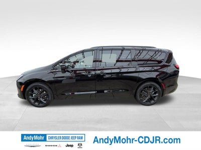 2027 Chrysler Pacifica Limited