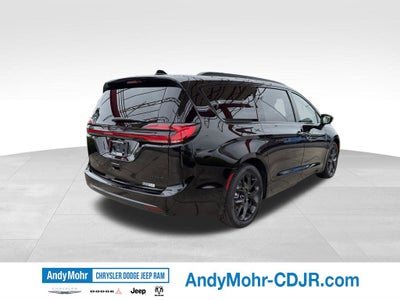 2027 Chrysler Pacifica Limited