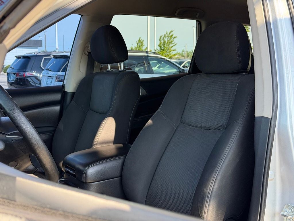 2020 Nissan Pathfinder S