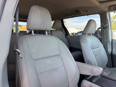 2015 Toyota Sienna XLE 8 Passenger