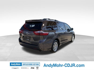2015 Toyota Sienna XLE 8 Passenger