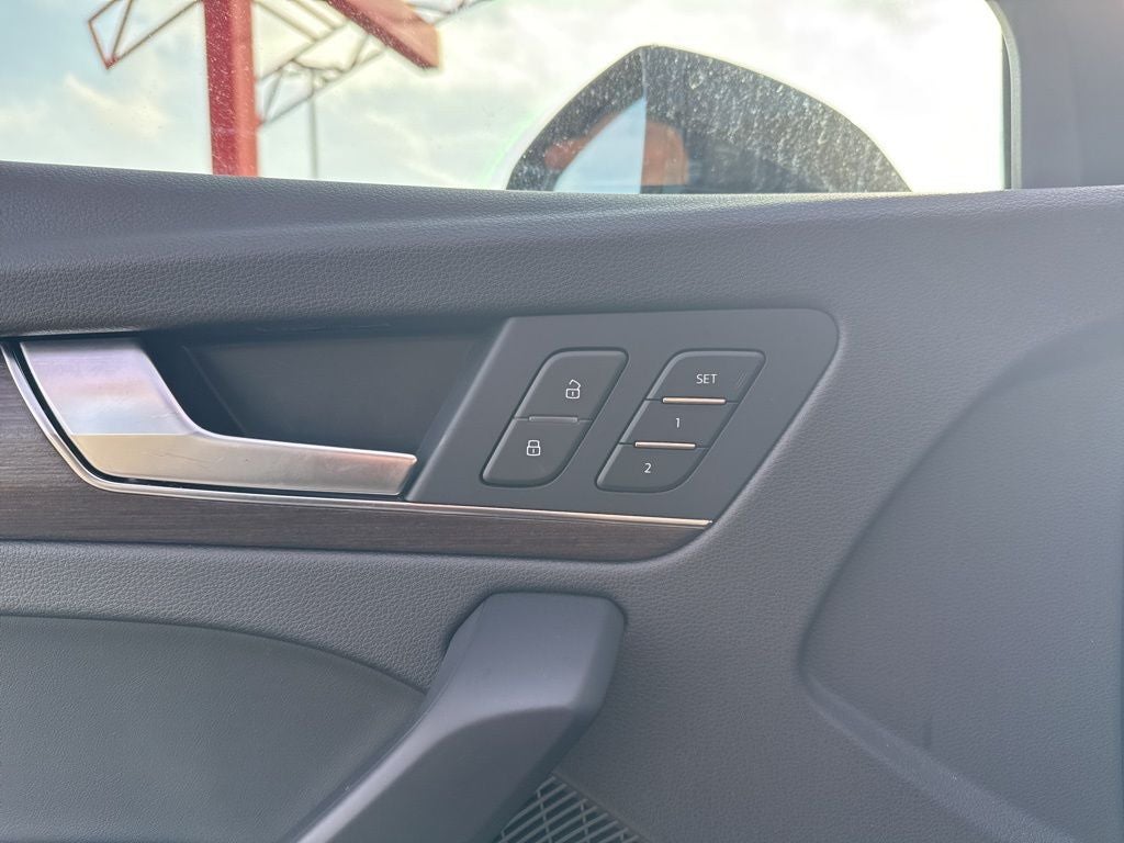 2024 Audi Q5 45 S line Premium quattro