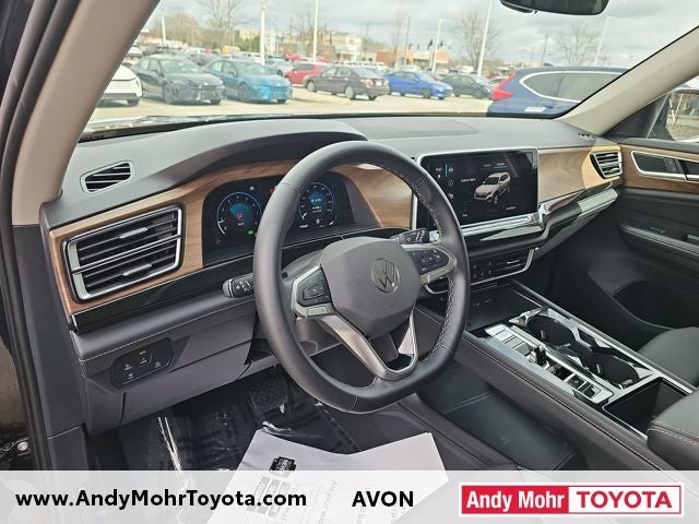 2025 Volkswagen Atlas 2.0T SE w/Technology