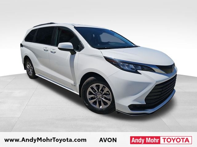 2021 Toyota Sienna LE 8 Passenger