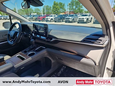 2021 Toyota Sienna LE 8 Passenger