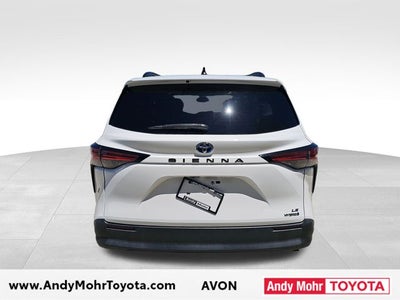 2021 Toyota Sienna LE 8 Passenger