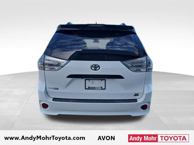 2020 Toyota Sienna SE 7 Passenger