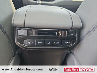 2023 Toyota Highlander Hybrid Platinum