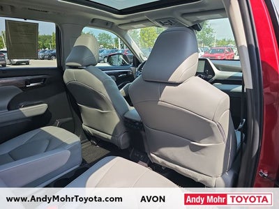 2023 Toyota Highlander Hybrid Platinum