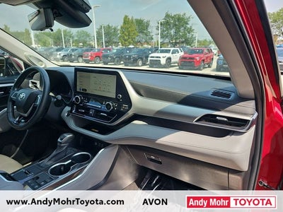 2023 Toyota Highlander Hybrid Platinum