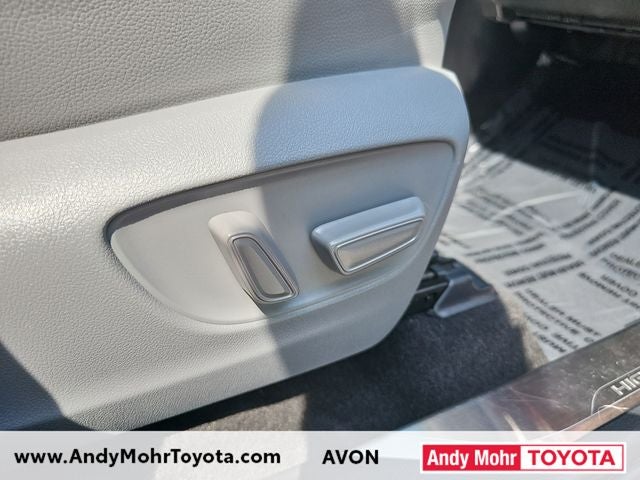 2023 Toyota Highlander Hybrid Platinum