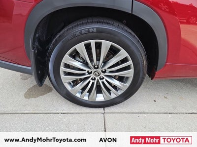 2023 Toyota Highlander Hybrid Platinum