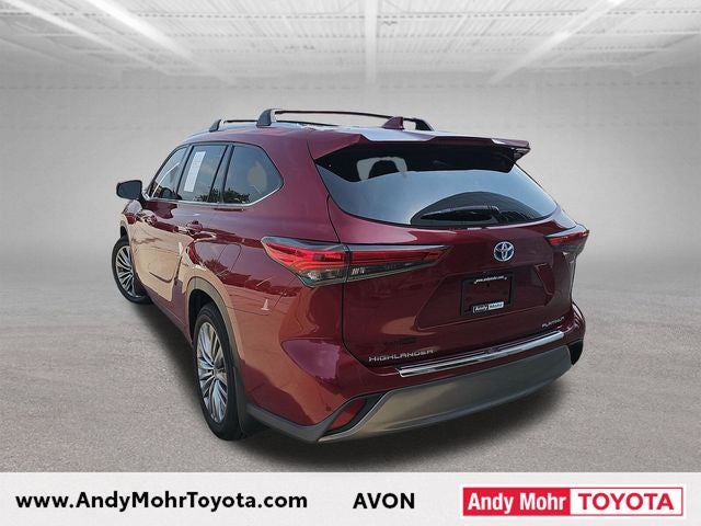 2023 Toyota Highlander Hybrid Platinum
