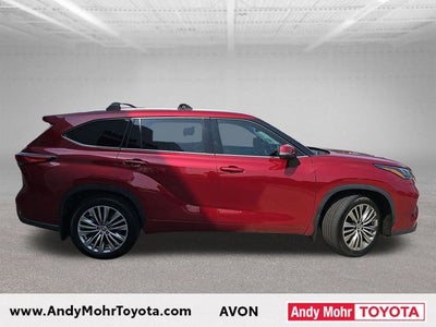 2023 Toyota Highlander Hybrid Platinum