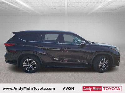 2022 Toyota Highlander Hybrid XLE