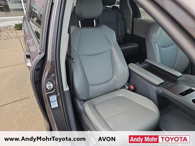 2022 Toyota Sienna XLE 7 Passenger