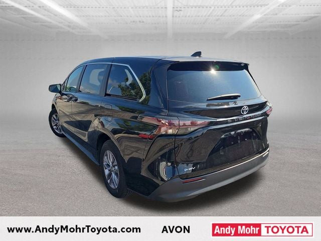 2025 Toyota Sienna LE 8 Passenger