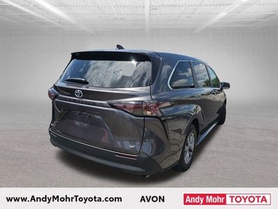 2025 Toyota Sienna LE 8 Passenger