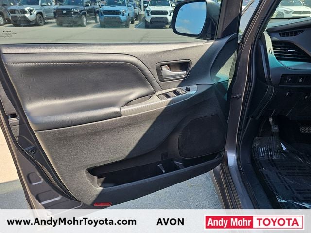 2015 Toyota Sienna SE Premium 8 Passenger