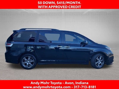 2017 Toyota Sienna SE 8 Passenger