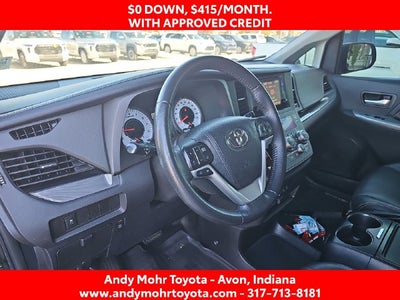 2017 Toyota Sienna SE 8 Passenger