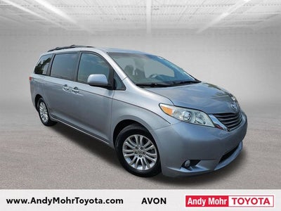 2013 Toyota Sienna XLE 8 Passenger