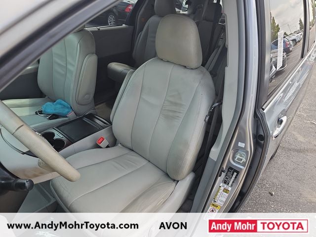2013 Toyota Sienna XLE 8 Passenger