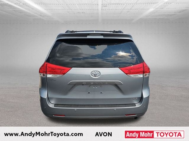2013 Toyota Sienna XLE 8 Passenger