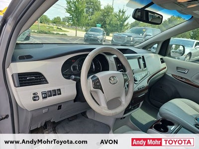 2013 Toyota Sienna XLE 8 Passenger