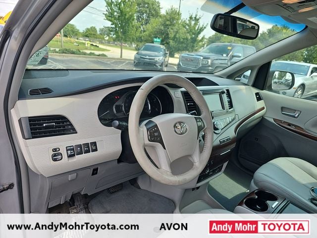 2013 Toyota Sienna XLE 8 Passenger