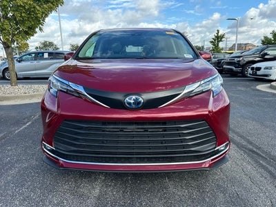 2022 Toyota Sienna XLE 7 Passenger