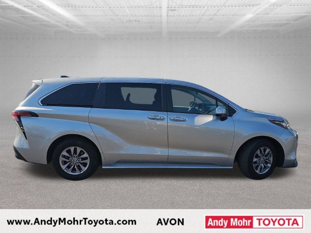 2022 Toyota Sienna XLE 7 Passenger